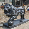 Fast delivery a couple of black lion statue marble sculpture with ball